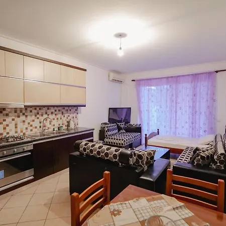 Edlira Apartment *